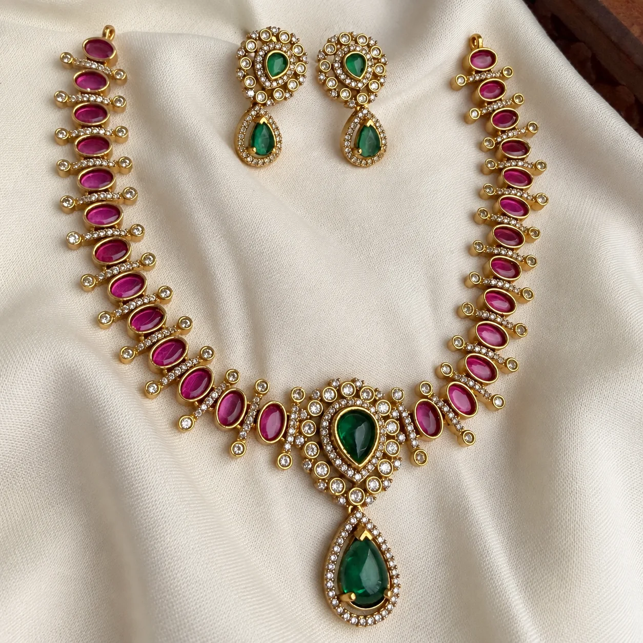 Oval Kemp Stone Glossy Drop Short Neckpiece - Handcrafted Jewellery by Gleaming Glitz