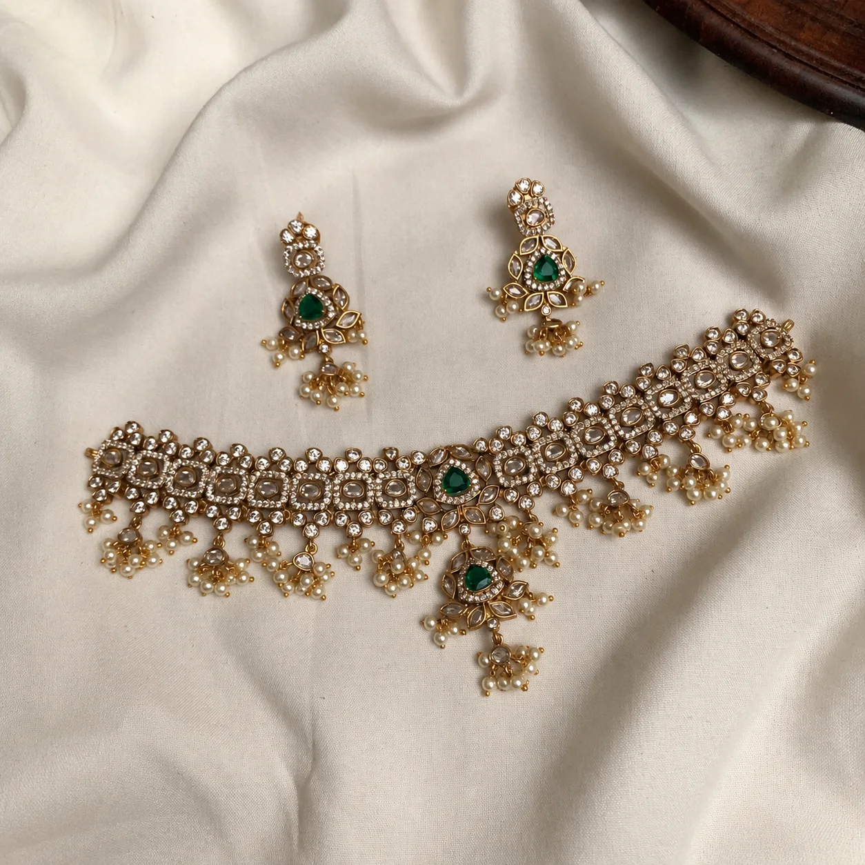 Premium Emerald Stone Choker - Handcrafted Jewellery by Gleaming Glitz