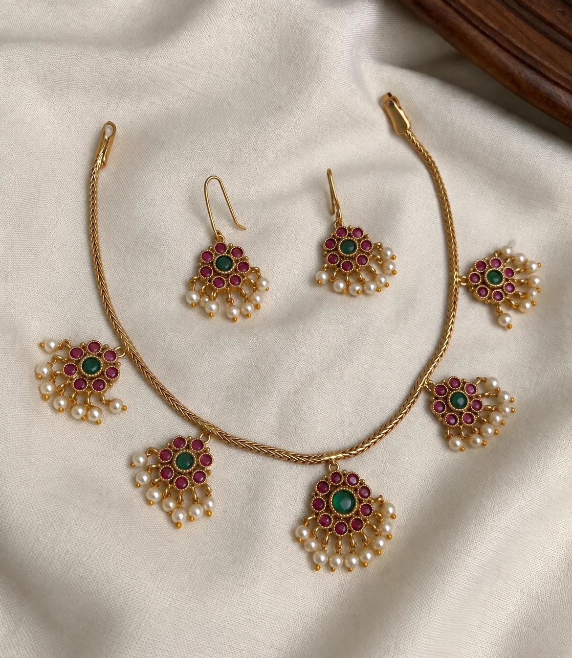 Floral Kemp Simple Necklace - Handcrafted Jewellery by Gleaming Glitz