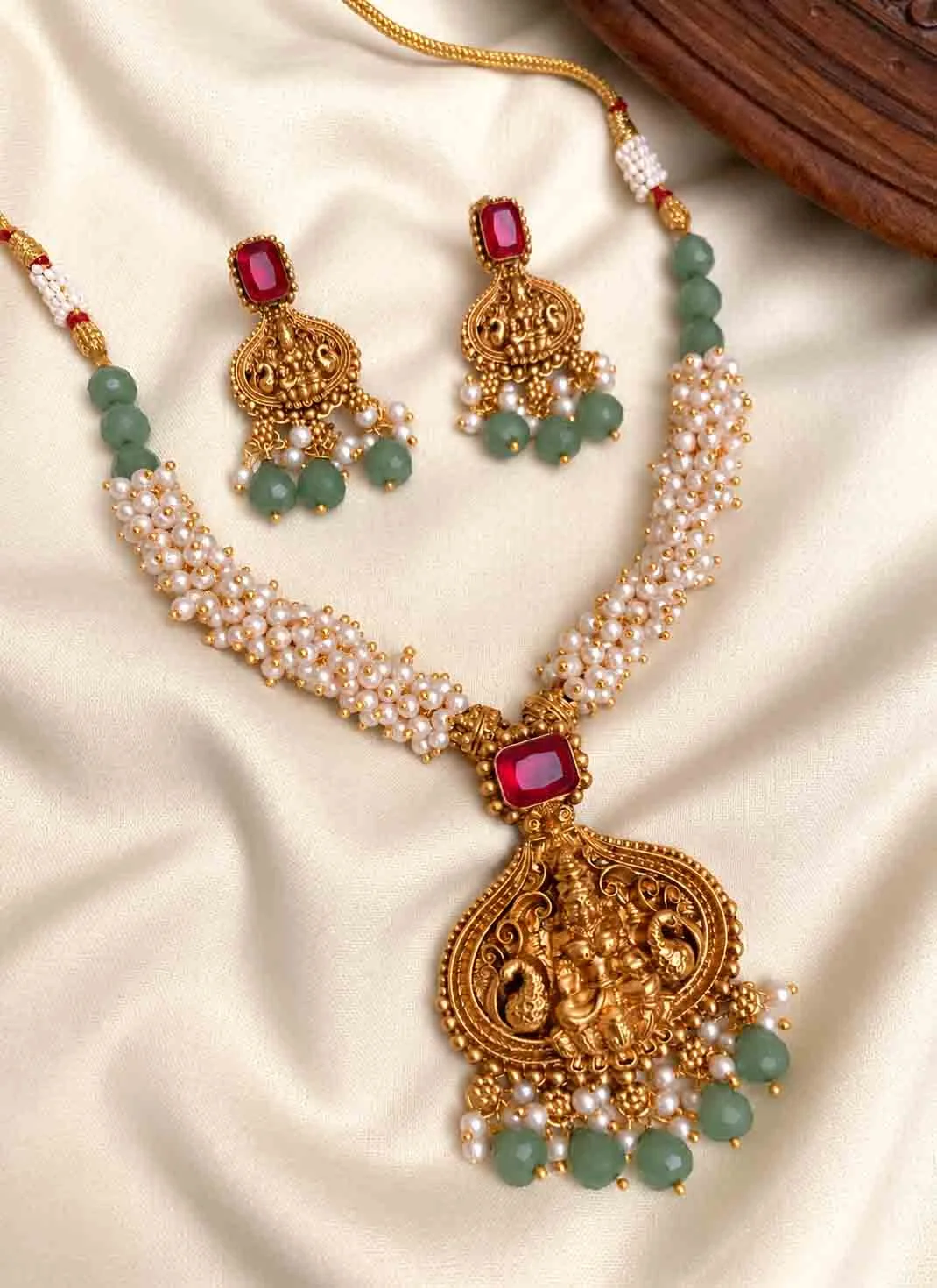 Premium Nakshi Agate and Loral Charm Neecklace - Handcrafted Jewellery by Gleaming Glitz