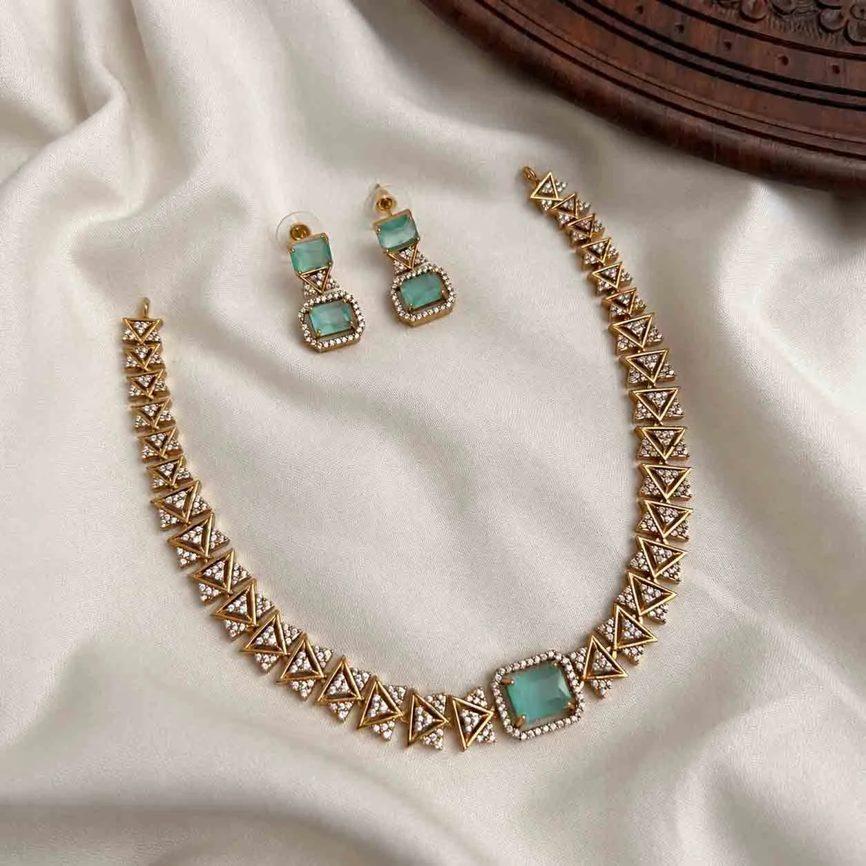Turquoise Blue Victorian Choker - Handcrafted Jewellery by Gleaming Glitz