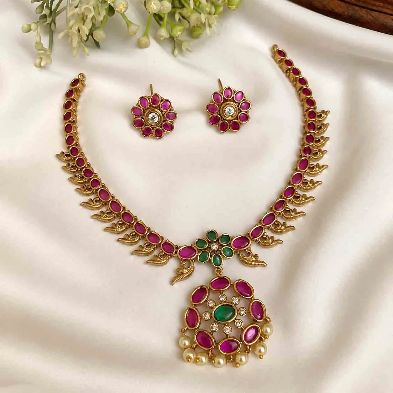 Traditional Kempu Necklace - Handcrafted Jewellery by Gleaming Glitz