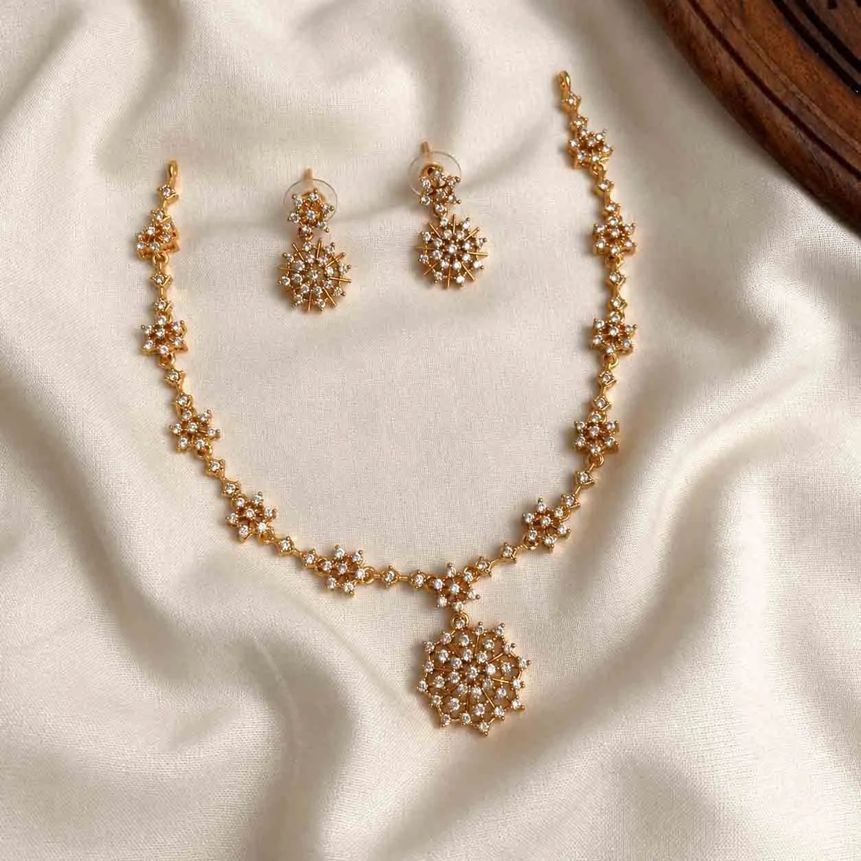 Diamond Look Floral Necklace - Necklaces by Gleaming Glitz