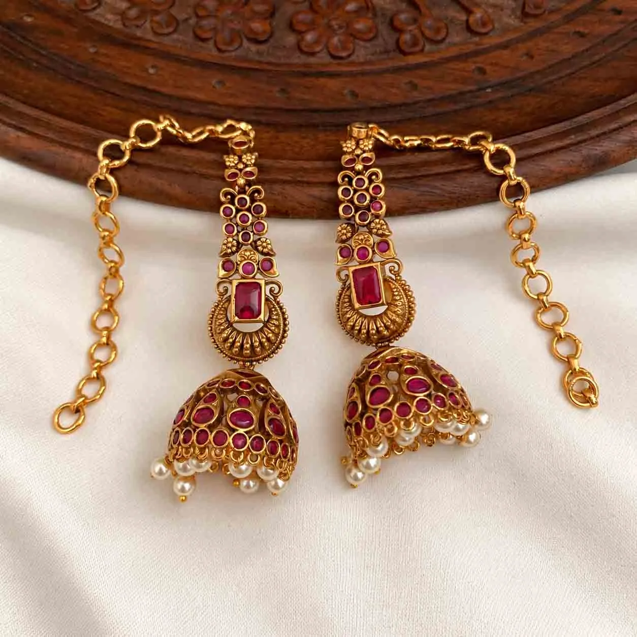 Traditional Kemp jumka with ear chain - Jumka by Gleaming Glitz